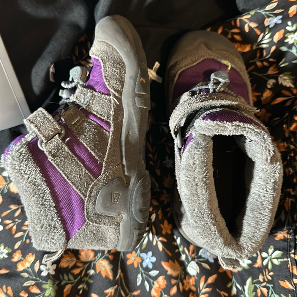 Girls Children’s Keens US size 12
